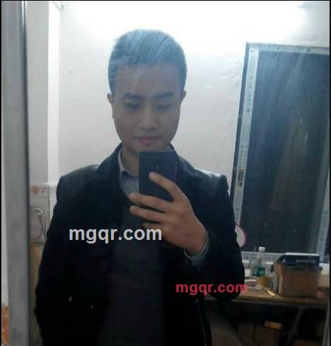 血色纸巾的第1张照片