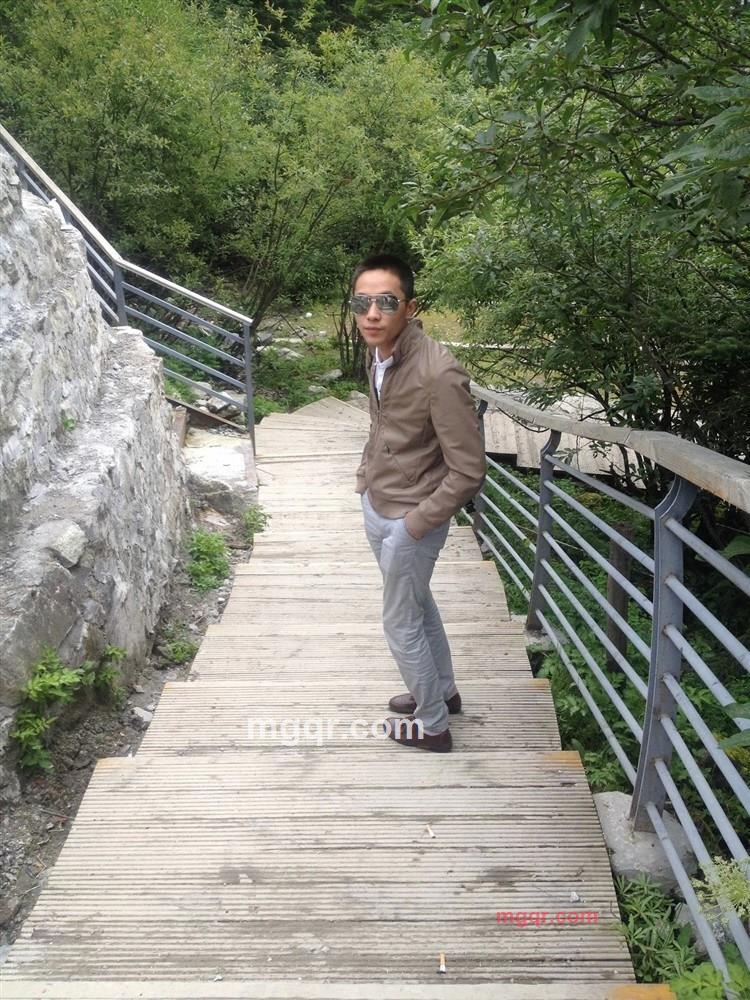 很短但是会旋转。的第3张照片