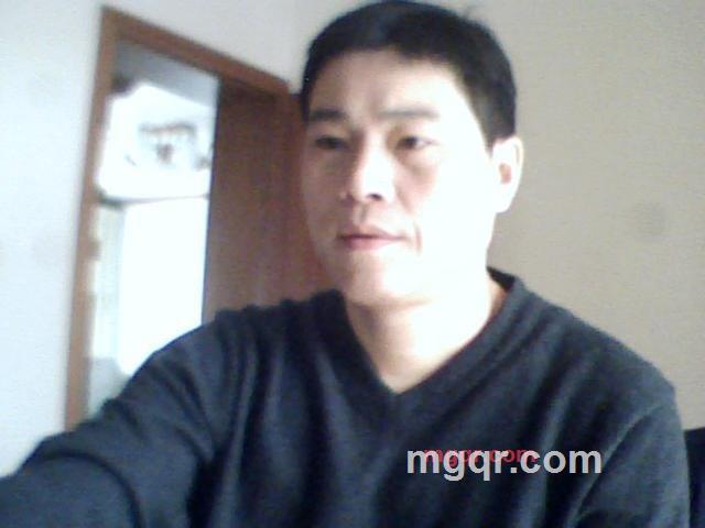 阳光下的男生的第2张照片