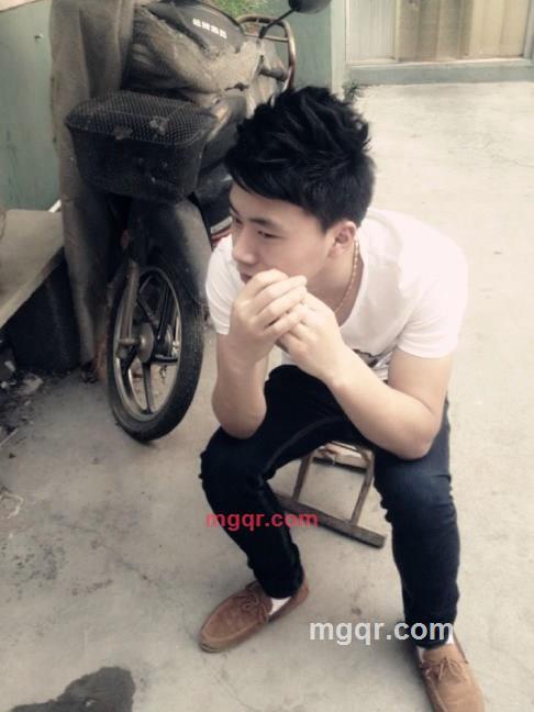 小姿男人的第1张照片