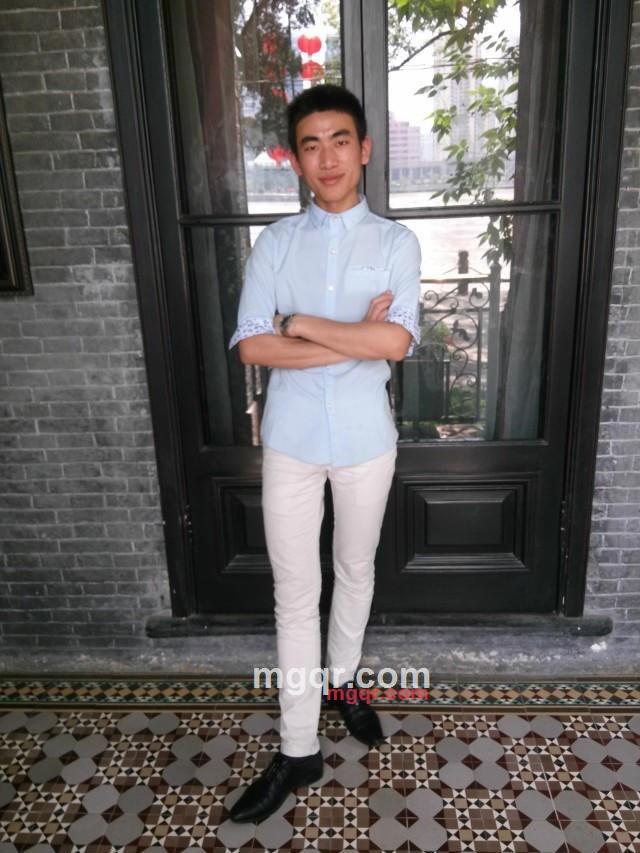 寂寞的小男人的第20张照片