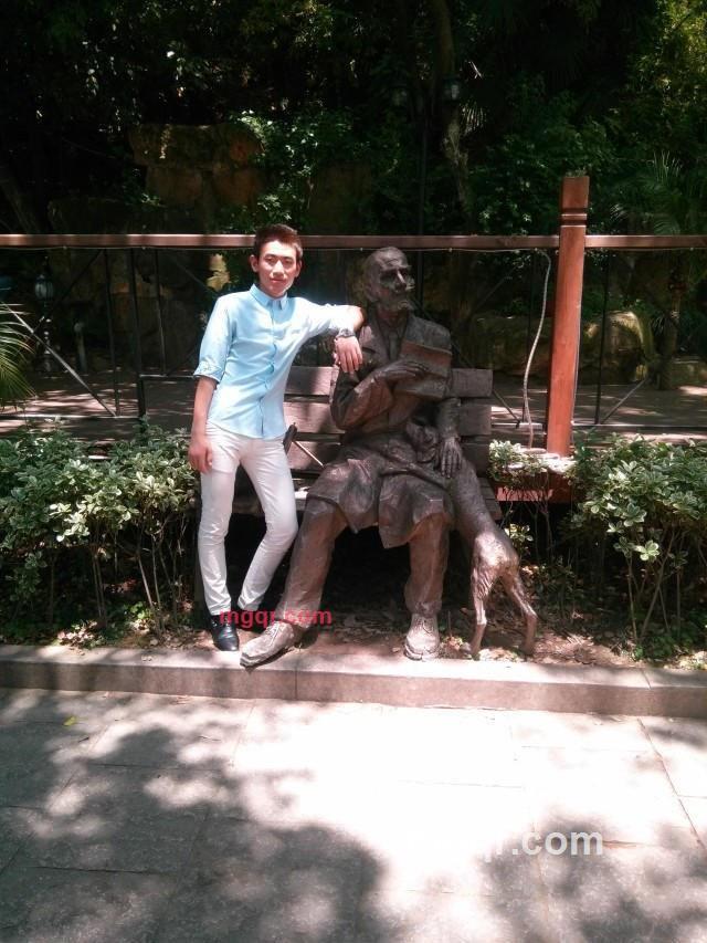 寂寞的小男人的第17张照片