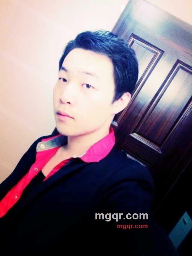 着烟寂寞的等待的第2张照片