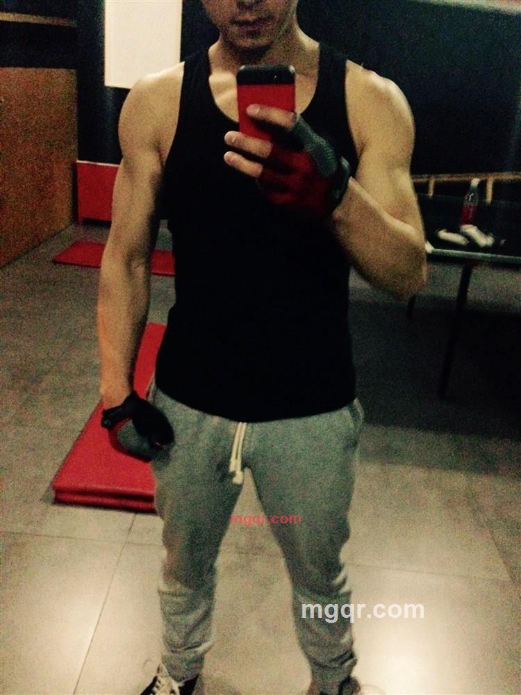 Mr.LLLLLLLLLv的第3张照片