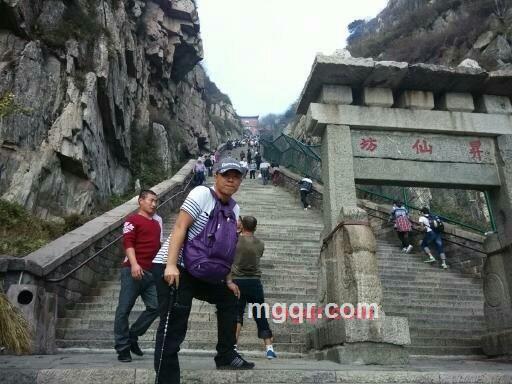 孤独垃圾箱的第5张照片