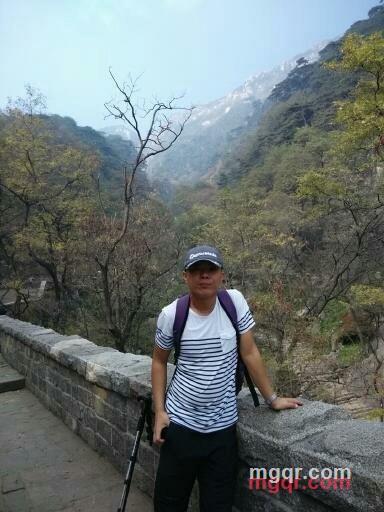 孤独垃圾箱的第1张照片