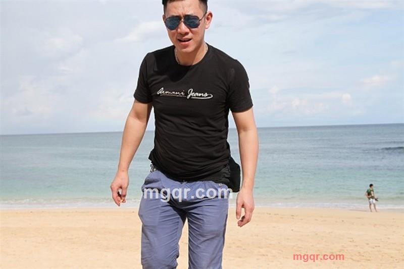 孤单背影J的第2张照片