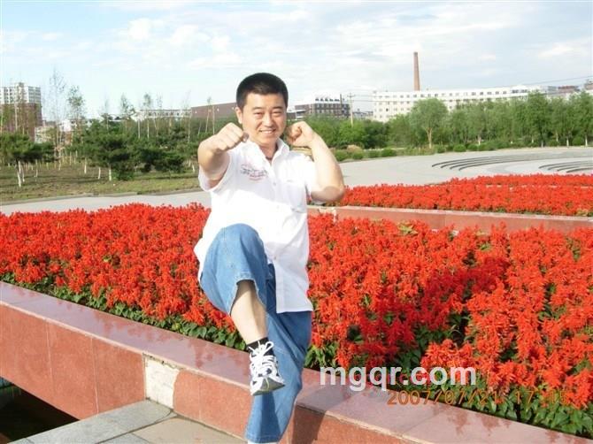 愤怒的青年想做*的第1张照片