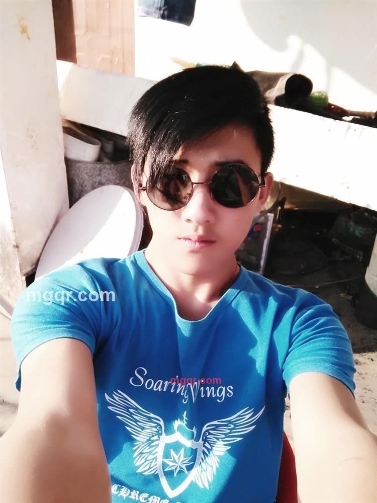 寂寞的男人的第1张照片