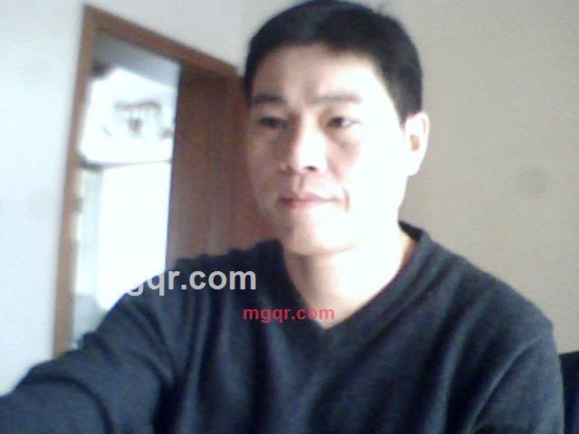 阳光下的男生的第1张照片