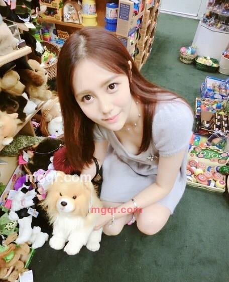 踮起脚尖 靠近蓝天的第3张照片