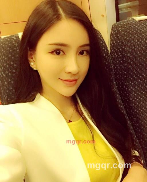 撑着 油纸伞的第2张照片