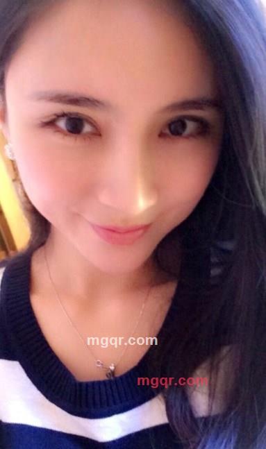 撑着 油纸伞的第1张照片