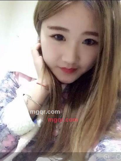 优柔寡断的善女的第1张照片