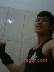 夜里的猛男的第1张照片