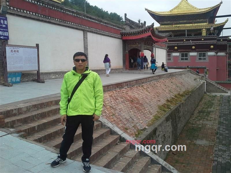 单身汉双人床的第1张照片