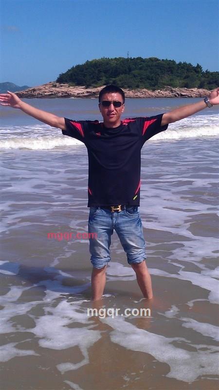 单身汉双人床的第2张照片