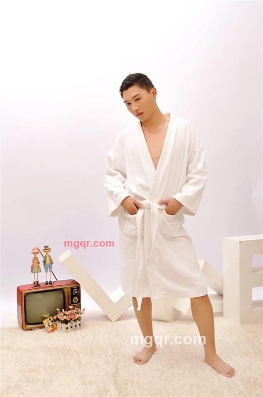 小灬酒量的第1张照片