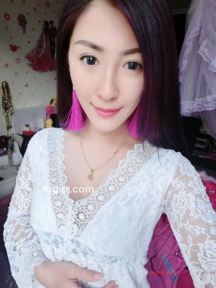 爱要比烟花寂寞的第1张照片