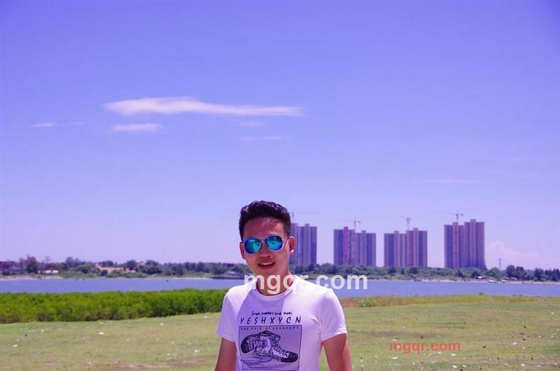 动情的狼的第2张照片