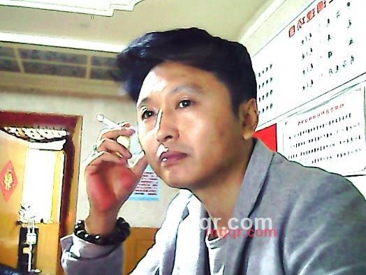 冰雪下的足迹的第2张照片