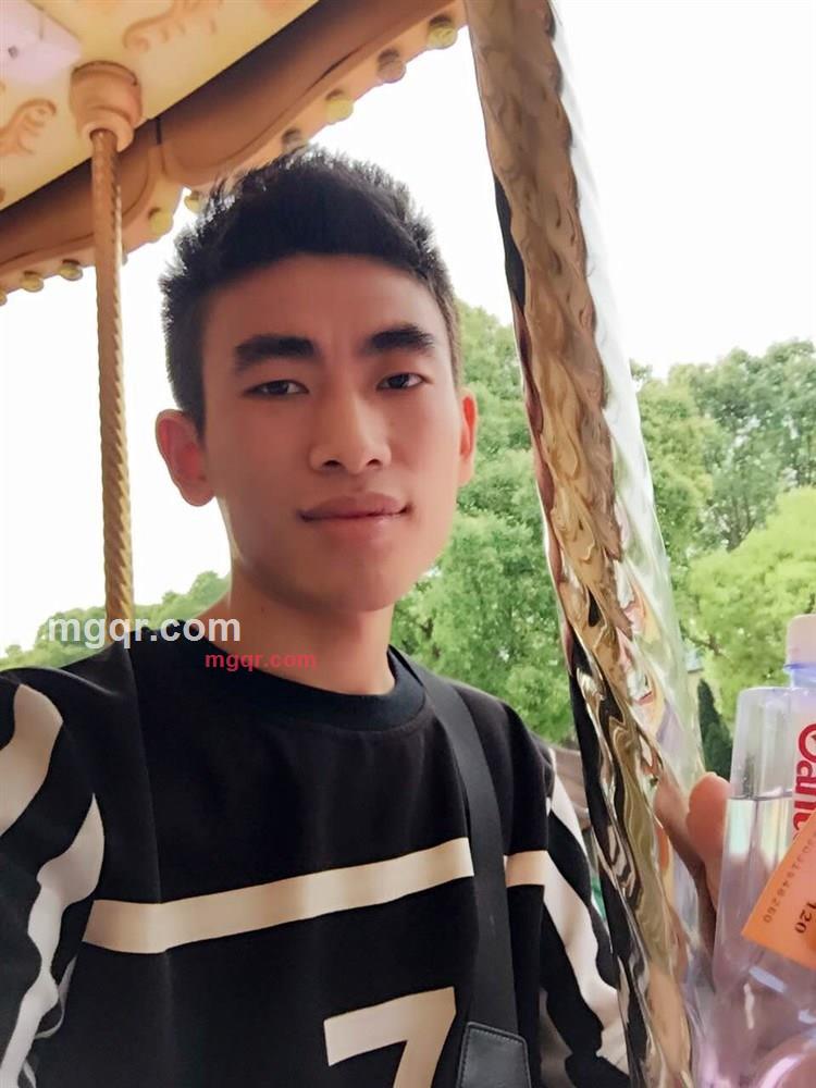 寂寞的小男人的第13张照片