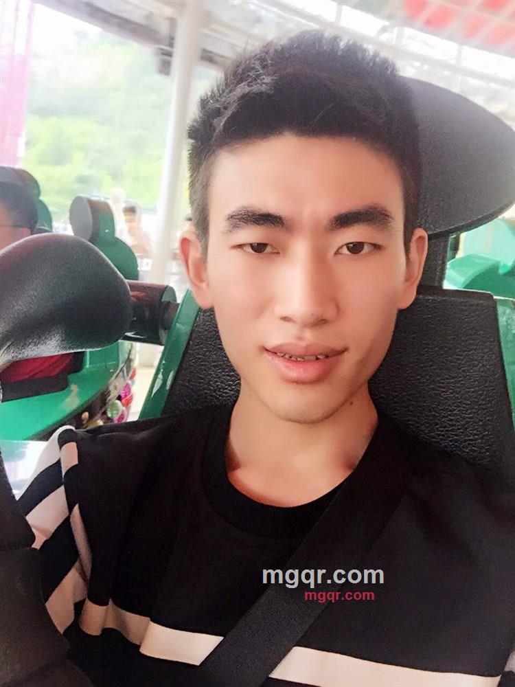 寂寞的小男人的第11张照片