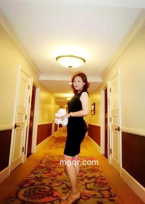 寂寞的紫玫瑰的第3张照片