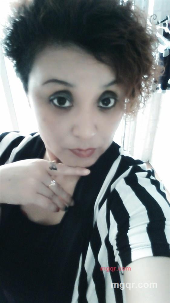 爱文字的女人的第1张照片