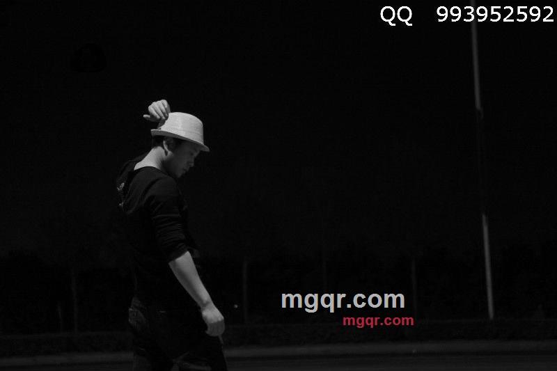 无奈的虫子的第1张照片