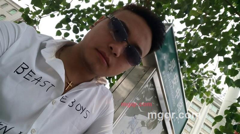 用心呵护她的第1张照片