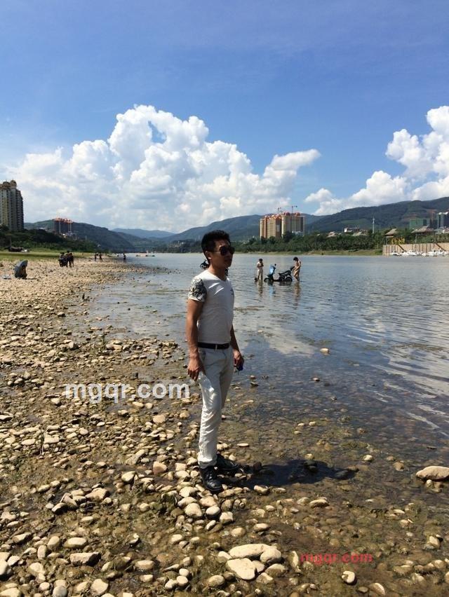 流浪的 S狼√的第4张照片