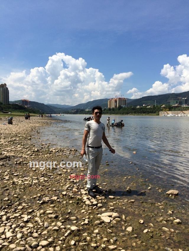 流浪的 S狼√的第1张照片