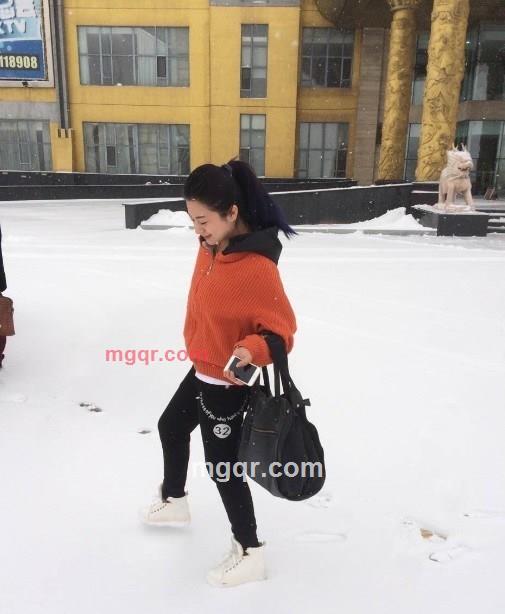 夜雨光辉的第2张照片