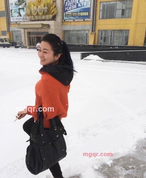 夜雨光辉的第3张照片