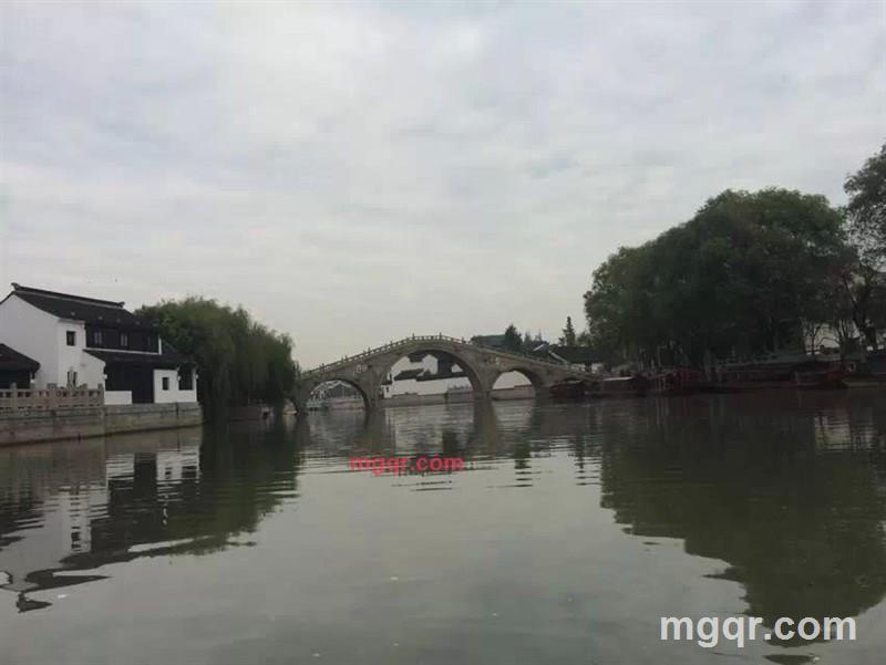 美酒香烟.的第2张照片