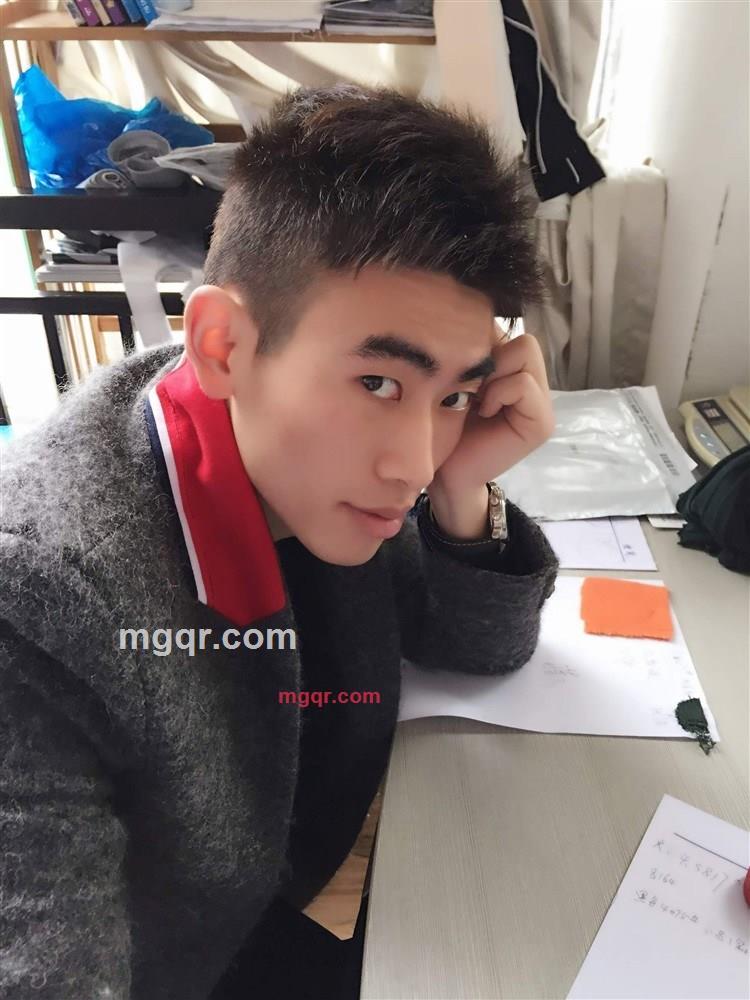 寂寞的小男人的第8张照片