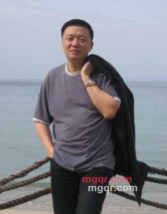 海中的男人的第2张照片