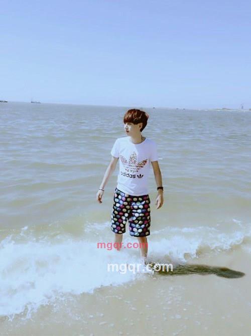 黑夜需要你我的第1张照片