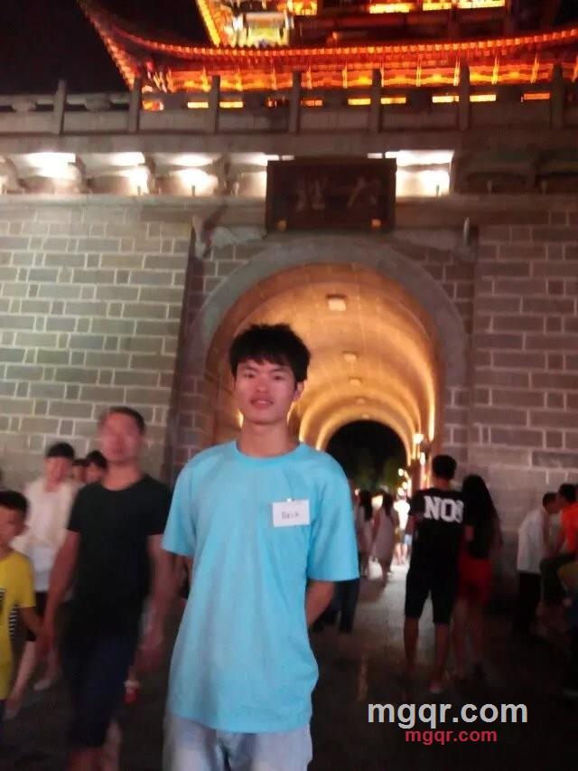 步下红尘的第3张照片