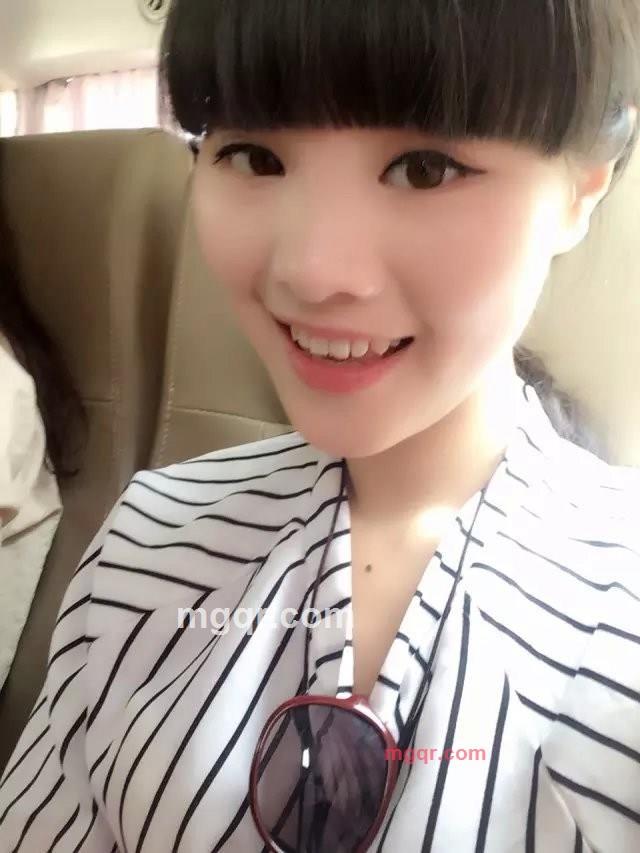 A lonely girl的第3张照片