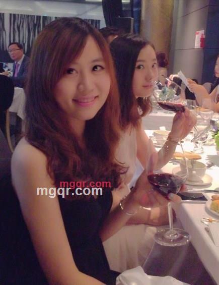 窈窕美女的第2张照片