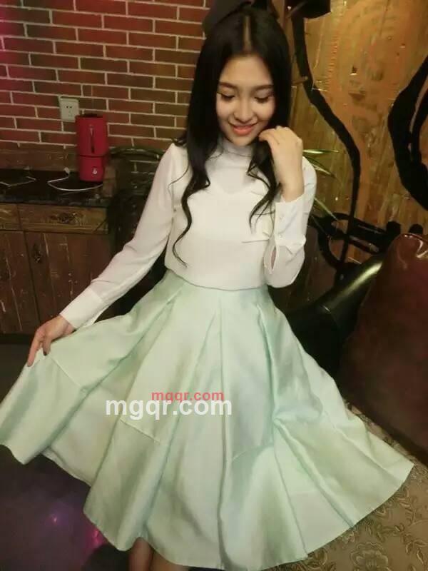 眯眯眼的高跟鞋的第4张照片