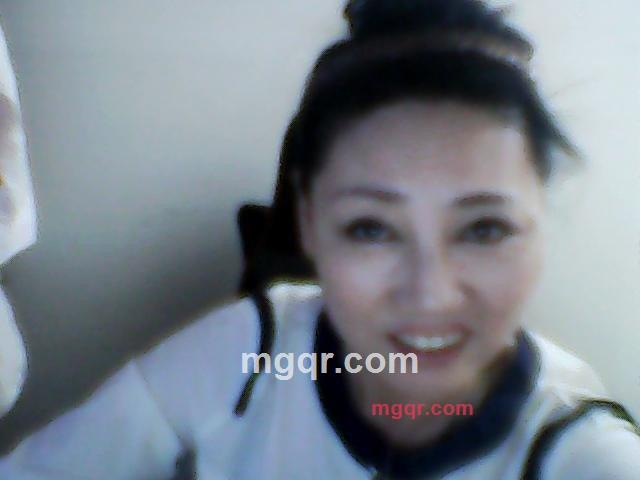 深蓝色瞳孔看繁华落尽的第1张照片