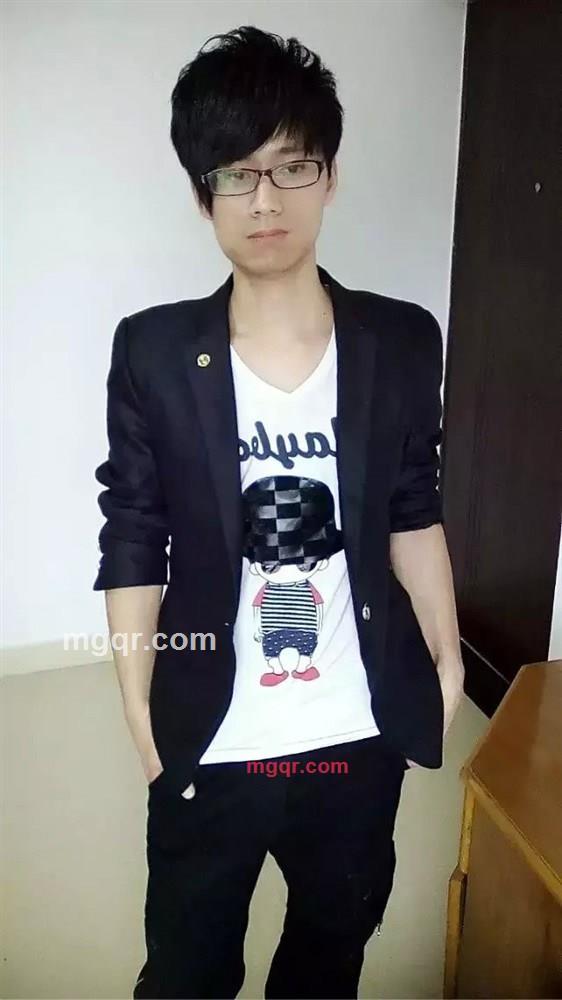  一抹红尘的第3张照片