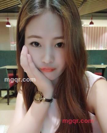 等待的小女人的第2张照片