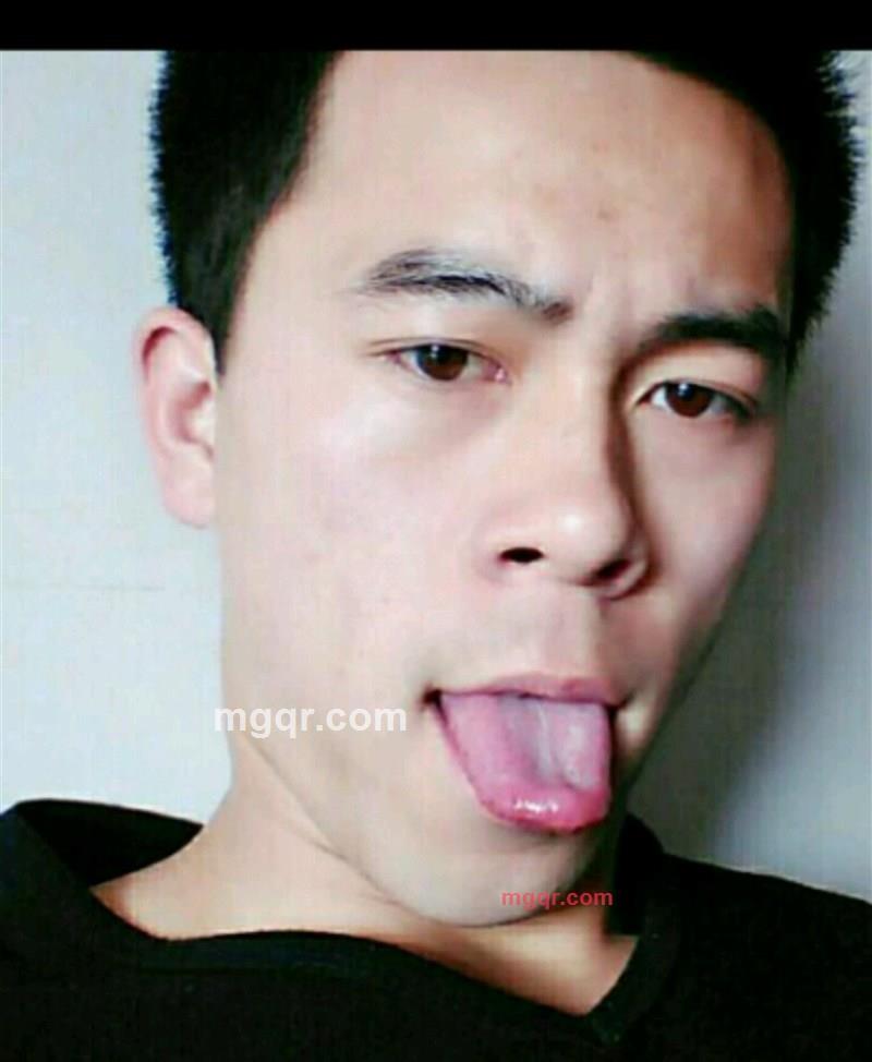 黑夜里的蘑菇的第1张照片