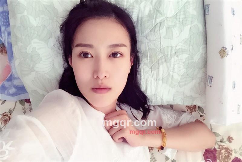 伸手触摸阳光的第4张照片