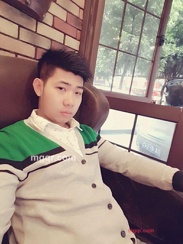 雪山脚下的第3张照片