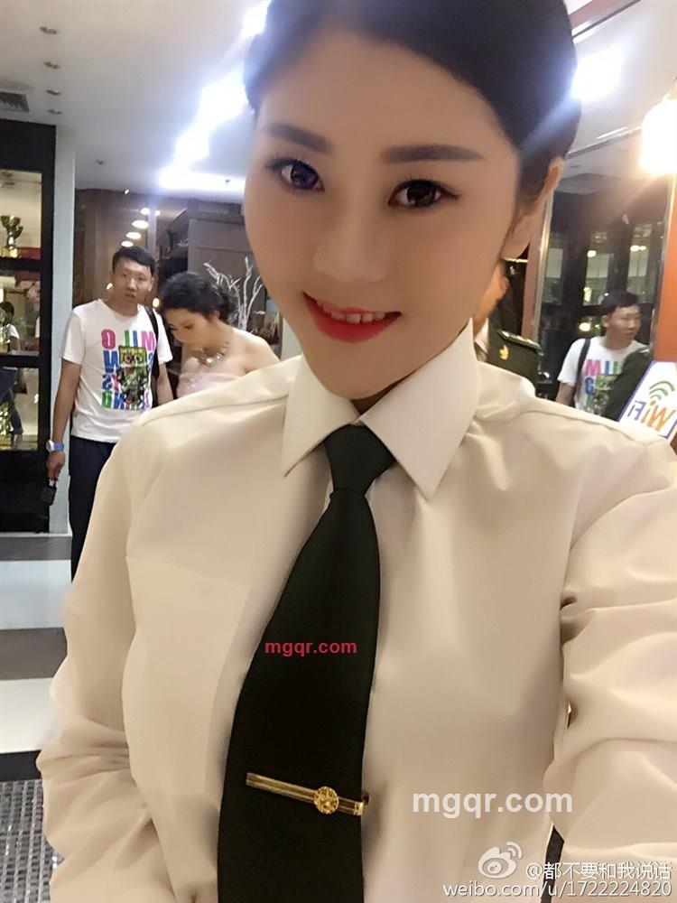 优雅式、妖媚的第1张照片